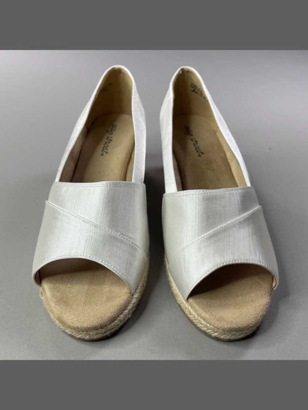NEW Easy Street Shoes Womens 9 white brown satin jute wedges summer cocktail